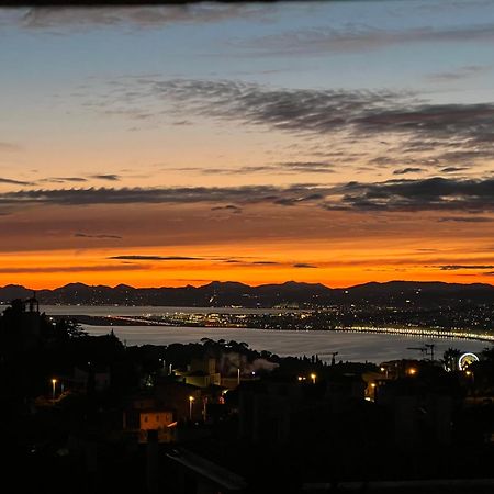 Agreable 3 Pieces Climatise Avec Vue Mer Et Parking Villefranche-sur-Mer Luaran gambar