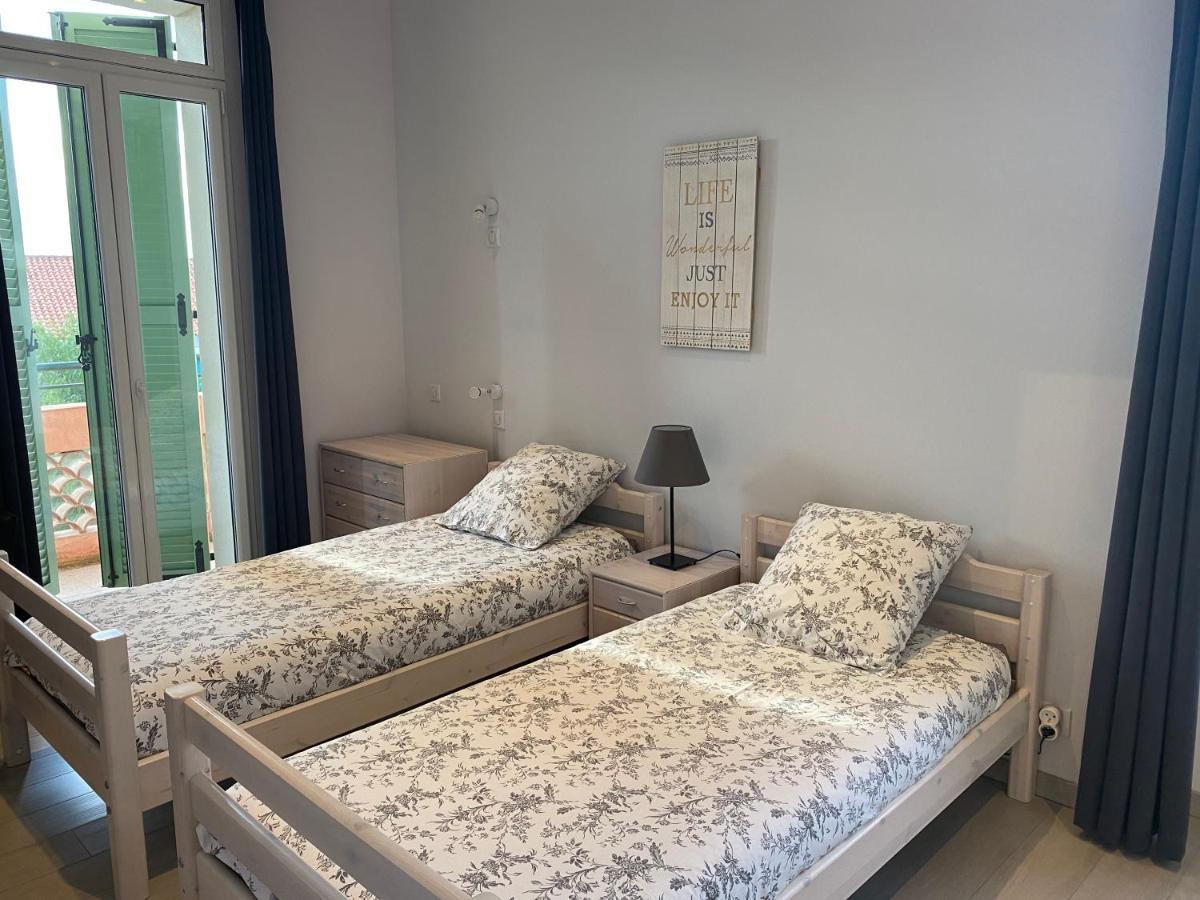 Agreable 3 Pieces Climatise Avec Vue Mer Et Parking Villefranche-sur-Mer Luaran gambar