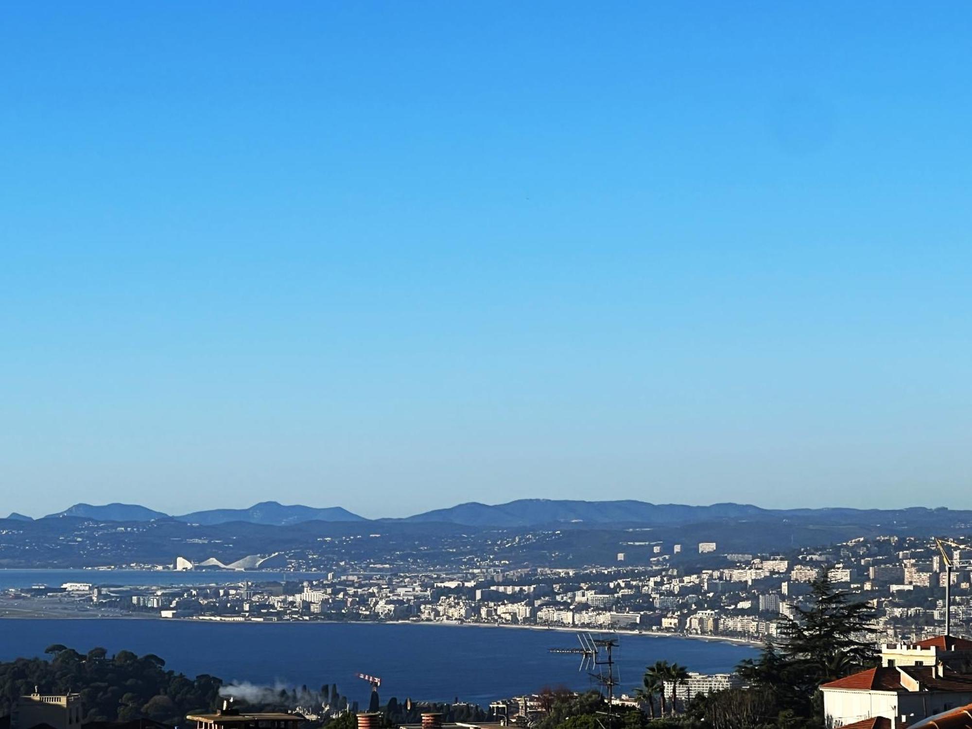 Agreable 3 Pieces Climatise Avec Vue Mer Et Parking Villefranche-sur-Mer Luaran gambar