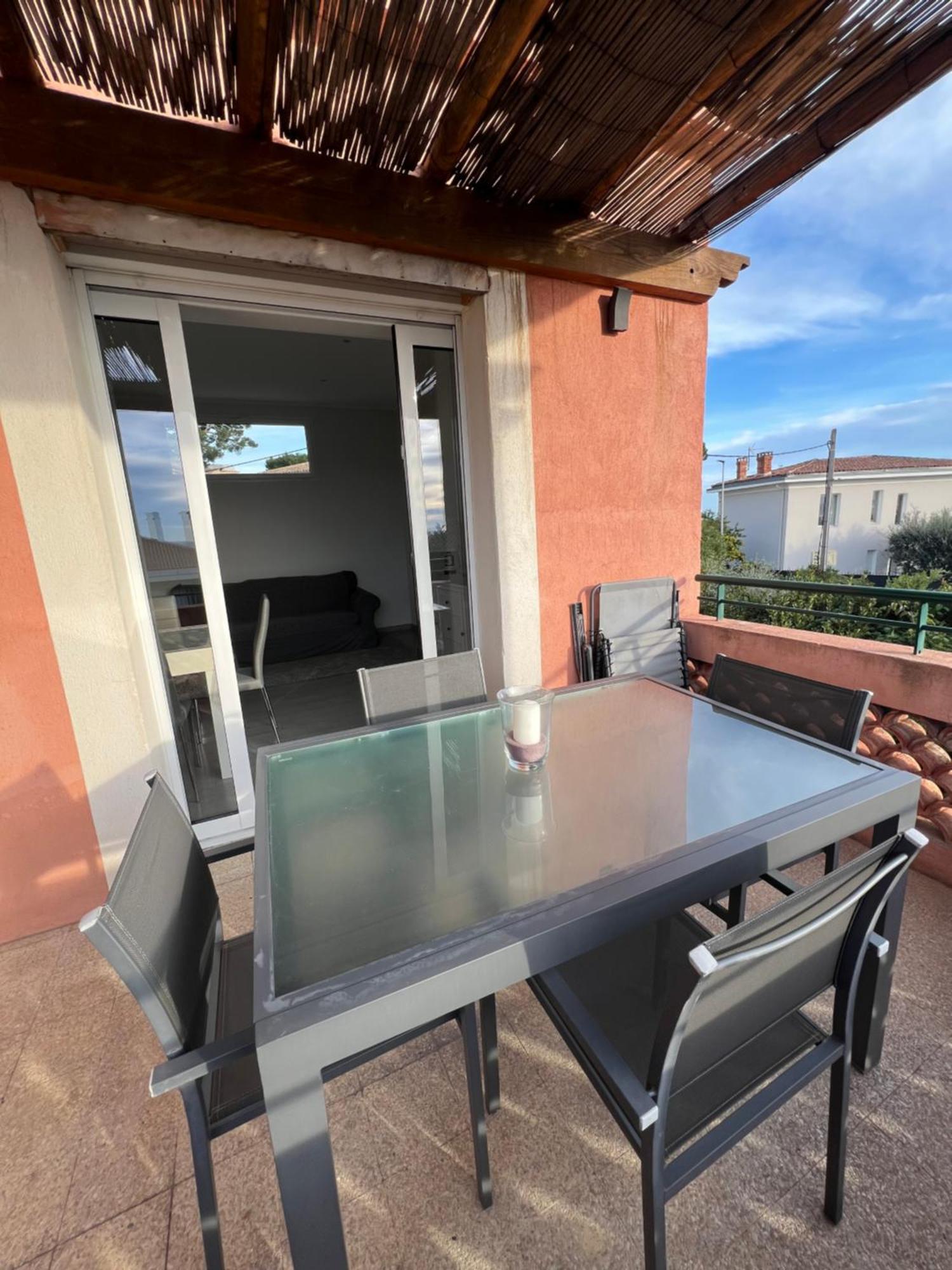Agreable 3 Pieces Climatise Avec Vue Mer Et Parking Villefranche-sur-Mer Luaran gambar